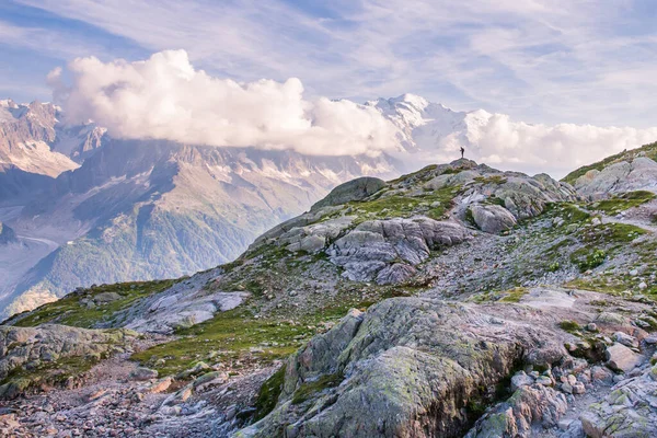 Fotógrafo Livre Borda Montanha Frente Mont Blanc Icônico — Fotografia de Stock