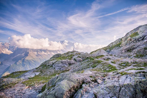 Fotógrafo Livre Borda Montanha Frente Mont Blanc Icônico — Fotografia de Stock