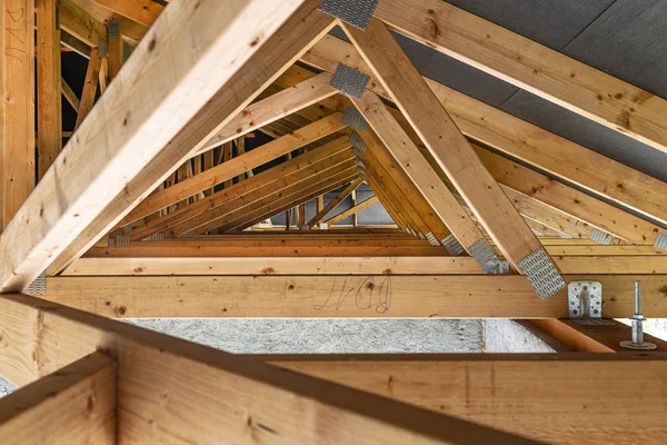Dachstuhl Eines Bau Befindlichen Einfamilienhauses Mit Einer Membran Abgedeckt Blick — Stockfoto