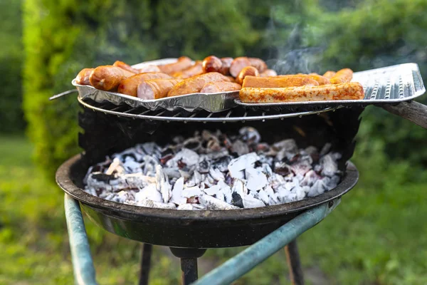 Seasoned Incised Sausage Lying Aluminum Tray Managing Grill Home Garden — ストック写真