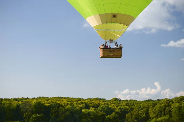 Wershofen Niemcy Wrzesień 2017 Uruchomienie Zielonego Balonu Gorącym Powietrzem Widoczni — Zdjęcie stockowe