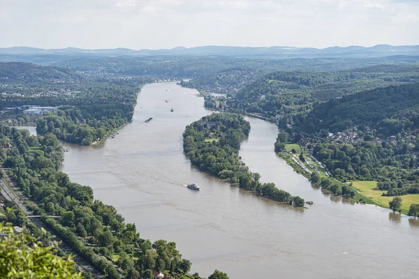 Rio Rhein Oeste Alemanha Que Flui Longo Cidade Contra Céu — Fotografia de Stock