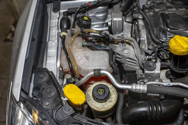 Бонн Германия Марта 2020 Года Отсек Двигателя Renault Laguna Грандтур — стоковое фото