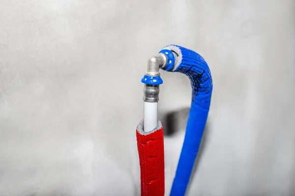 Dois Tubos Plástico Para Instalações Domésticas Água Conectadas Para Verificar — Fotografia de Stock
