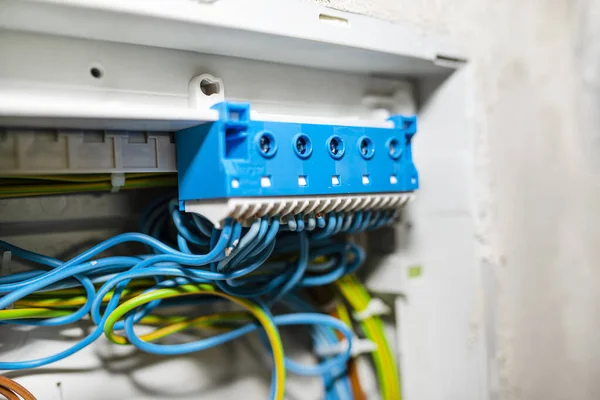 Bloque Azul Autoblocante Para Cables Eléctricos Neutros Montado Caja Eléctrica — Foto de Stock