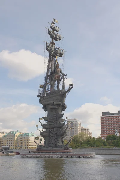 Monument "To mark the 300th anniversary of the Russian fleet" — Stock Photo, Image