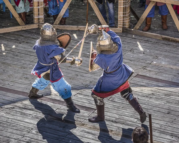 Fight knights in the arena of the park W. Cherevichkin — Stock Photo, Image