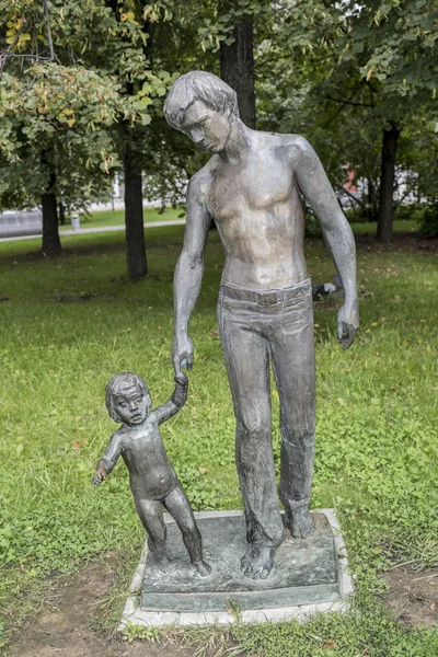 Sculpture "Ensoleillé" dans le parc Muzeon, bronze — Photo
