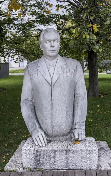 Sculpture "Brezhnev's Portrait" in the park Muzeon — Stockfoto