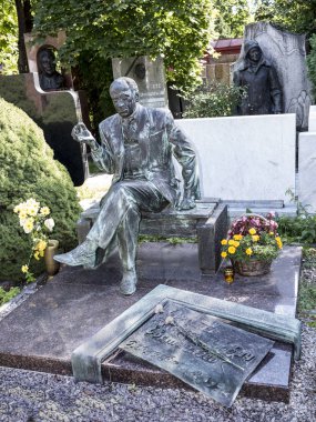 Novodevichy mezarlığı. Mezar aktör Evgeny Evstigneev