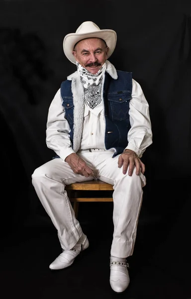 O cowboy com bigode em um chapéu branco — Fotografia de Stock