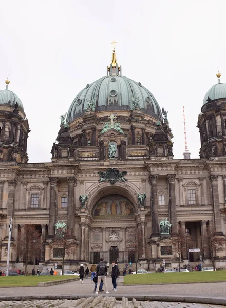 Berliner Dom - den största protestantiska kyrkan i Tyskland — Stockfoto