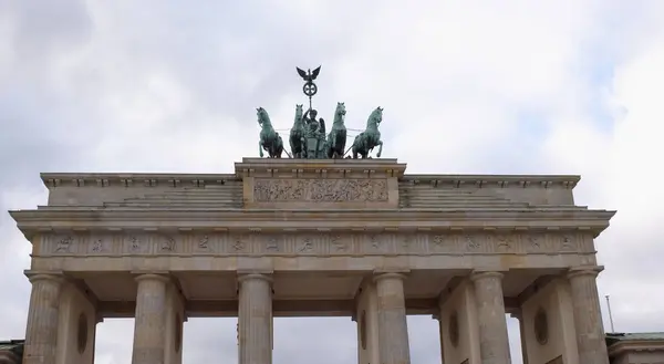 Brandenburg Gate - den enda överlevande stadsporten, sina ursprungliga — Stockfoto