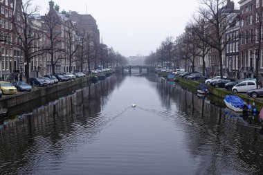  Vatandaşlar kanal yürüyüş ve araç taşıma