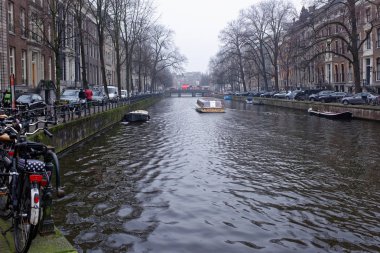  Vatandaşlar kanal yürüyüş ve araç taşıma