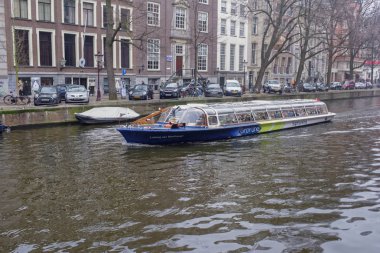  Vatandaşlar kanal yürüyüş ve araç taşıma