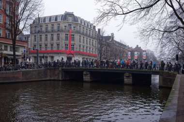 Vatandaşlar kanal yürüyüş ve araç taşıma