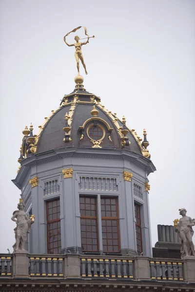 Kolem náměstí Grand Place se nachází bývalý guild house. Každý z — Stock fotografie