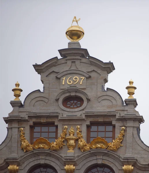 Kolem náměstí Grand Place se nachází bývalý guild house. Každý z — Stock fotografie