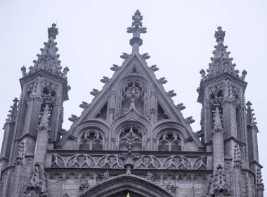 Notre Dame du Sablon.The ilk Şapel burada kulağına inşa edildi
