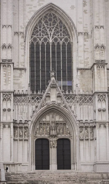 Cathedral of St. Michael and Gudule in cloudy weather — Stock Photo, Image