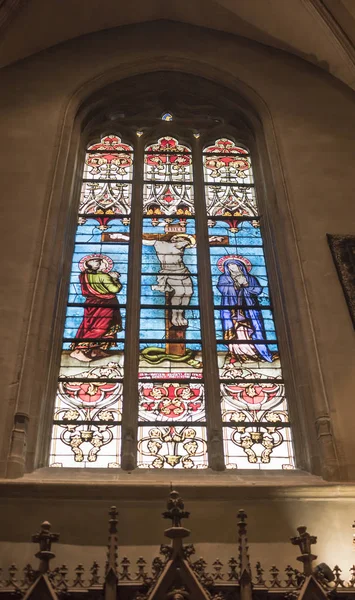 Chatnedral Notre-Dame. Barevné okno — Stock fotografie