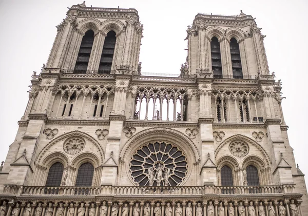 Bir kış günü Notre Dame Katedrali — Stok fotoğraf