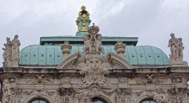  Zwinger palace ve park dört bina kompleksi 