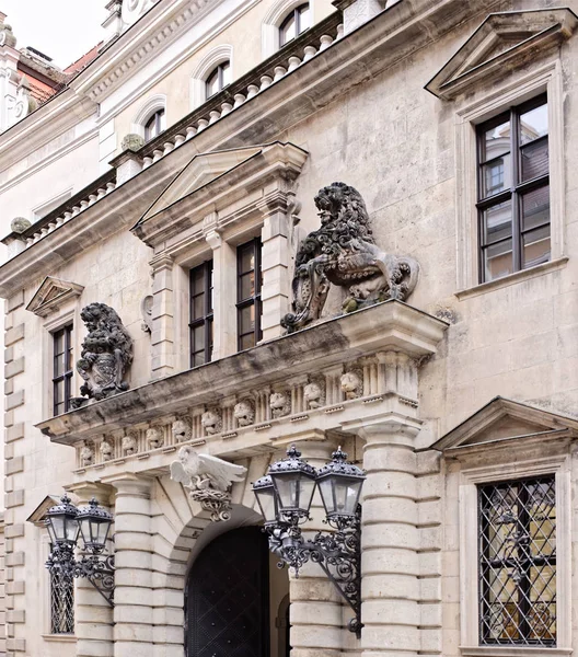 Alte Gebäude der Stadt — Stockfoto