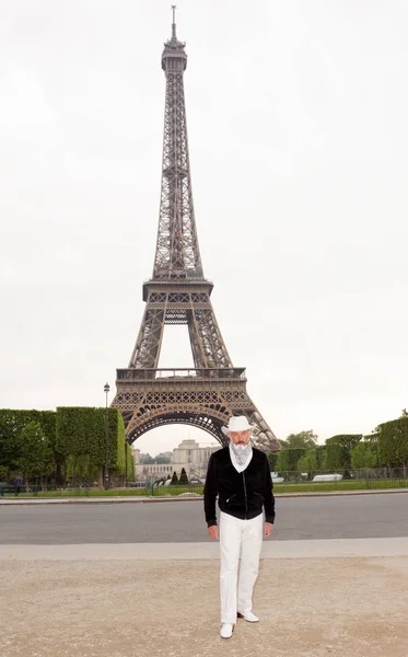 Cowboy em Paris na Torre Eiffel — Fotografia de Stock