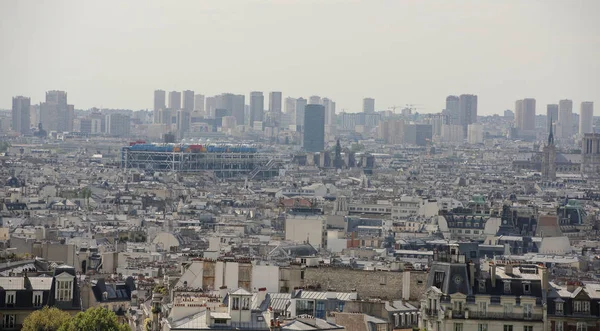 Blick auf Paris von der Spitze des Hügels von Montmartre — Stockfoto