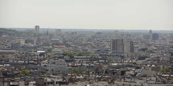 Blick auf Paris von der Spitze des Hügels von Montmartre — Stockfoto