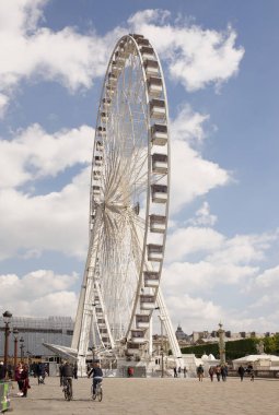 Place de la Concorde Paris direksiyonda 