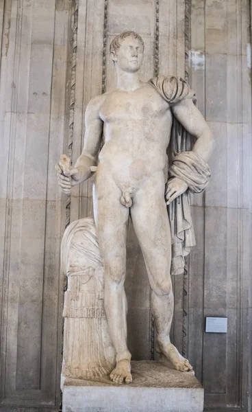 Het standbeeld van Hercules uit de collectie van Borghese. De Lou — Stockfoto