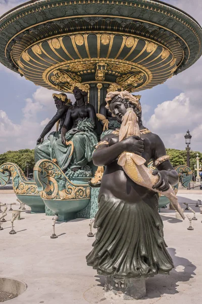 On the Place de la Concorde Fountain of the Rivers — Stock Photo, Image