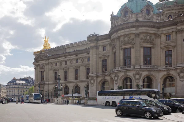 Blick auf das Palais Garnier Opera von der Straße halevy. auf der — Stockfoto