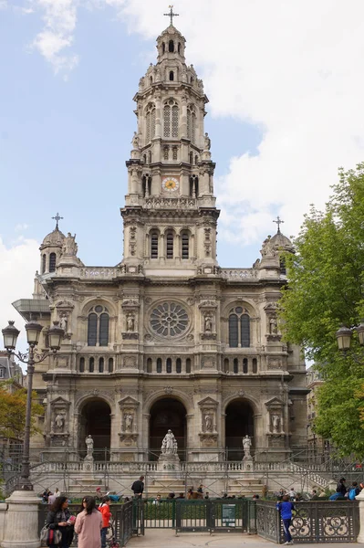 Blick auf die Kathedrale der Heiligen Dreifaltigkeit auf dem Square d 'estie — Stockfoto