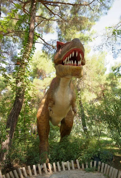 Tyrannosaurus rex-Late Mretaceous / 150-65 миллионов лет назад. В — стоковое фото