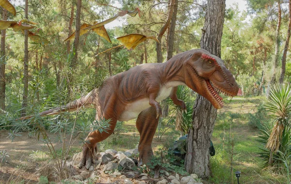 Tyrannosaurus rex-Late Cretaceous / 150-65 million years ago. En —  Fotos de Stock