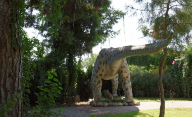  Phuwiangosaurus - Erken Kretase /120 milyon yıl önce. Ağırlık