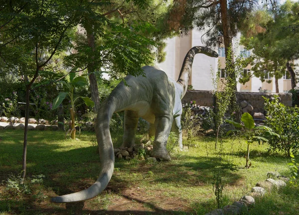 Omeisaurus-Middle Jurassic / 171-161 million years ago. In the — Stock Photo, Image