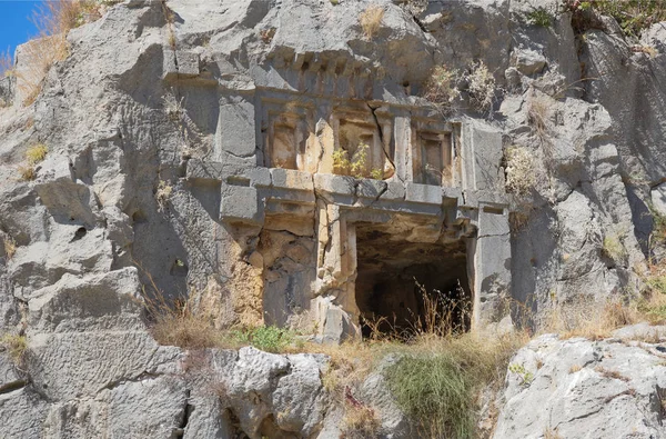 Myra was een oude Griekse stad in Lycia.The graf uitgehouwen in t — Stockfoto