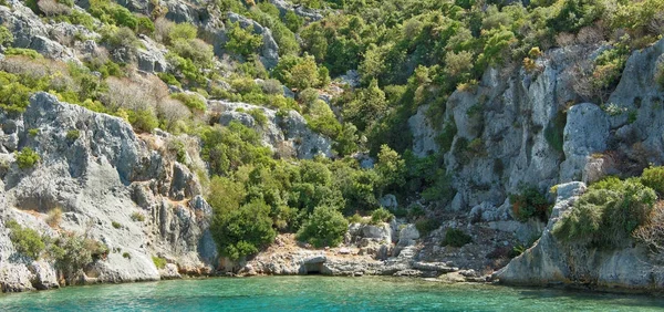 Kekova is een eiland dat onder water de ruïnes van behoudt — Stockfoto