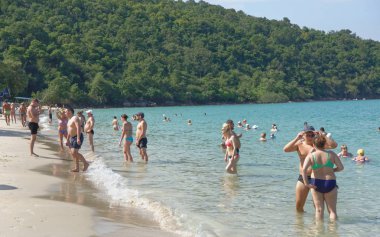  Sai Kaew Beach Sattahip askeri Beach.People güneşlenmek- ve swi