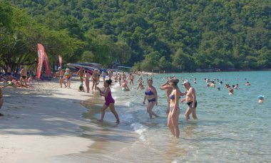  Sai Kaew Beach Sattahip askeri Beach.People güneşlenmek- ve swi