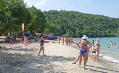  Sai Kaew Beach Sattahip-askeri Beach.People güneşlenmek ve yüzmek