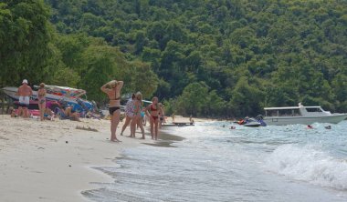  Sai Kaew Beach Sattahip-askeri Beach.People güneşlenmek ve yüzmek