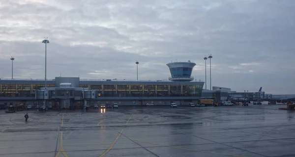 Aéroport de Sheremetyevo L'avion se prépare au décollage — Photo