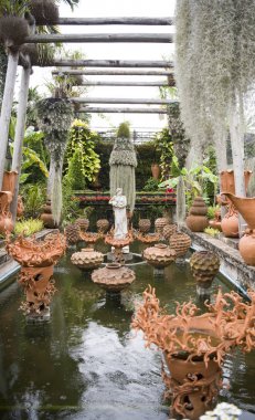 Seramik içinde park ve Madame Nong Nooch