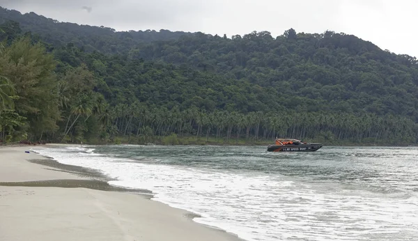 Tekne yelken cennet coconut Island beach oteller 